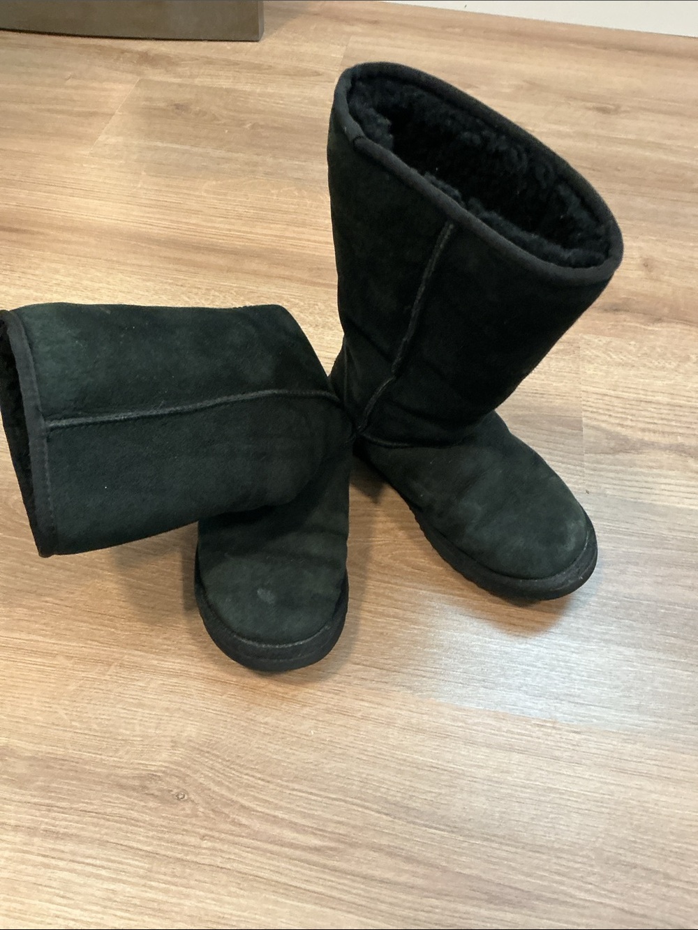 Ugg classic black tall boot in size 7